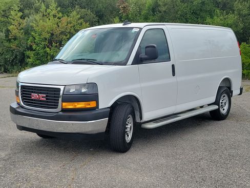 Used 2025 GMC Savana 2500 w/ Driver Convenience Package RWD image 1