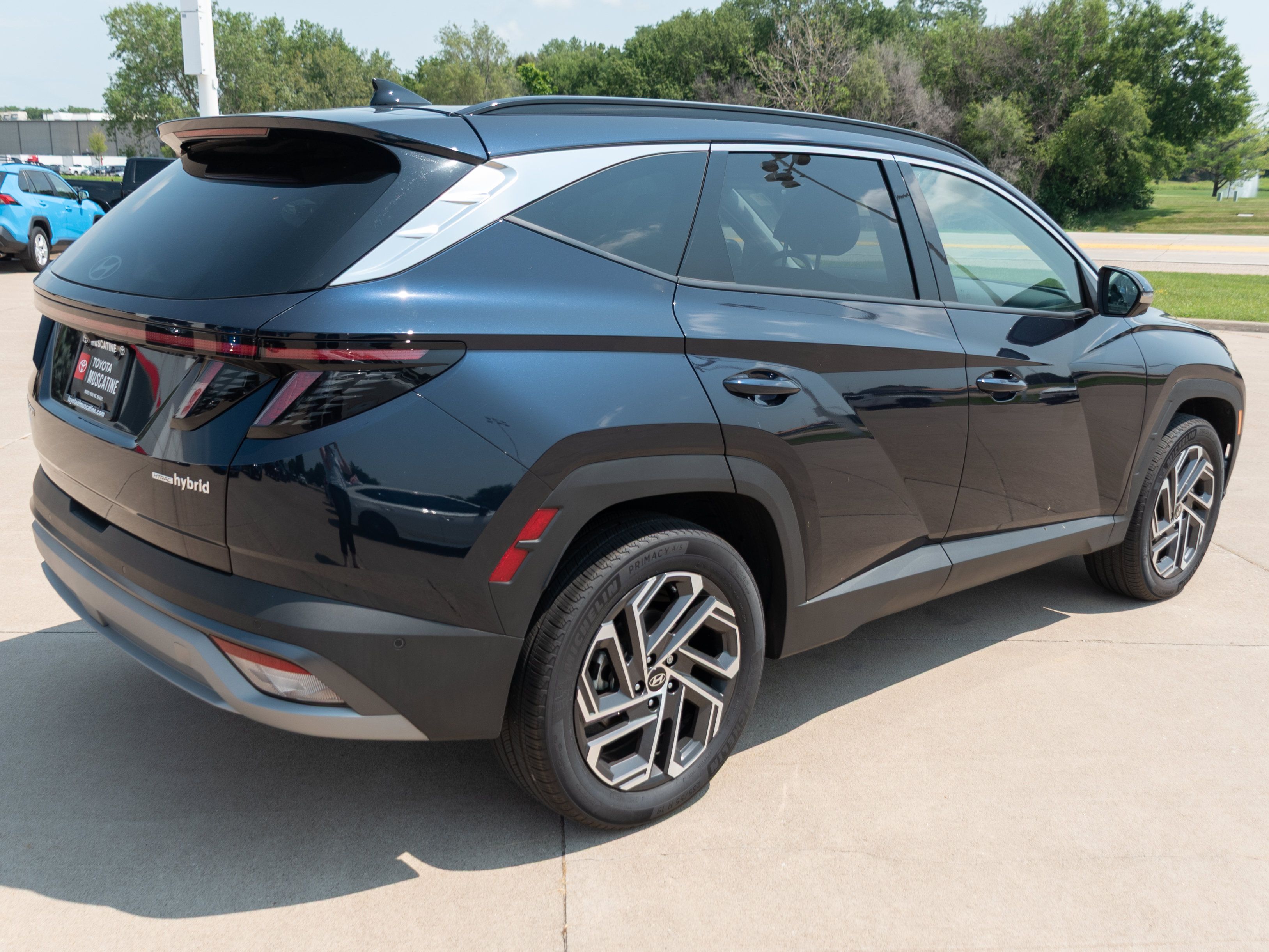 Used 2025 Hyundai Tucson Limited AWD/4WD image 24