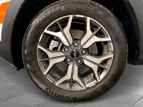 Used 2023 Kia Seltos EX image 9