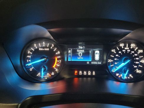 Used 2018 Ford Explorer XLT AWD/4WD image 23