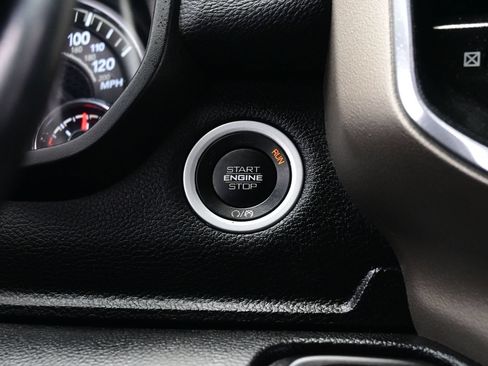 Used 2020 RAM 1500 Laramie AWD/4WD image 25