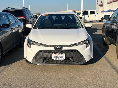 Used 2021 Toyota Corolla LE image 3