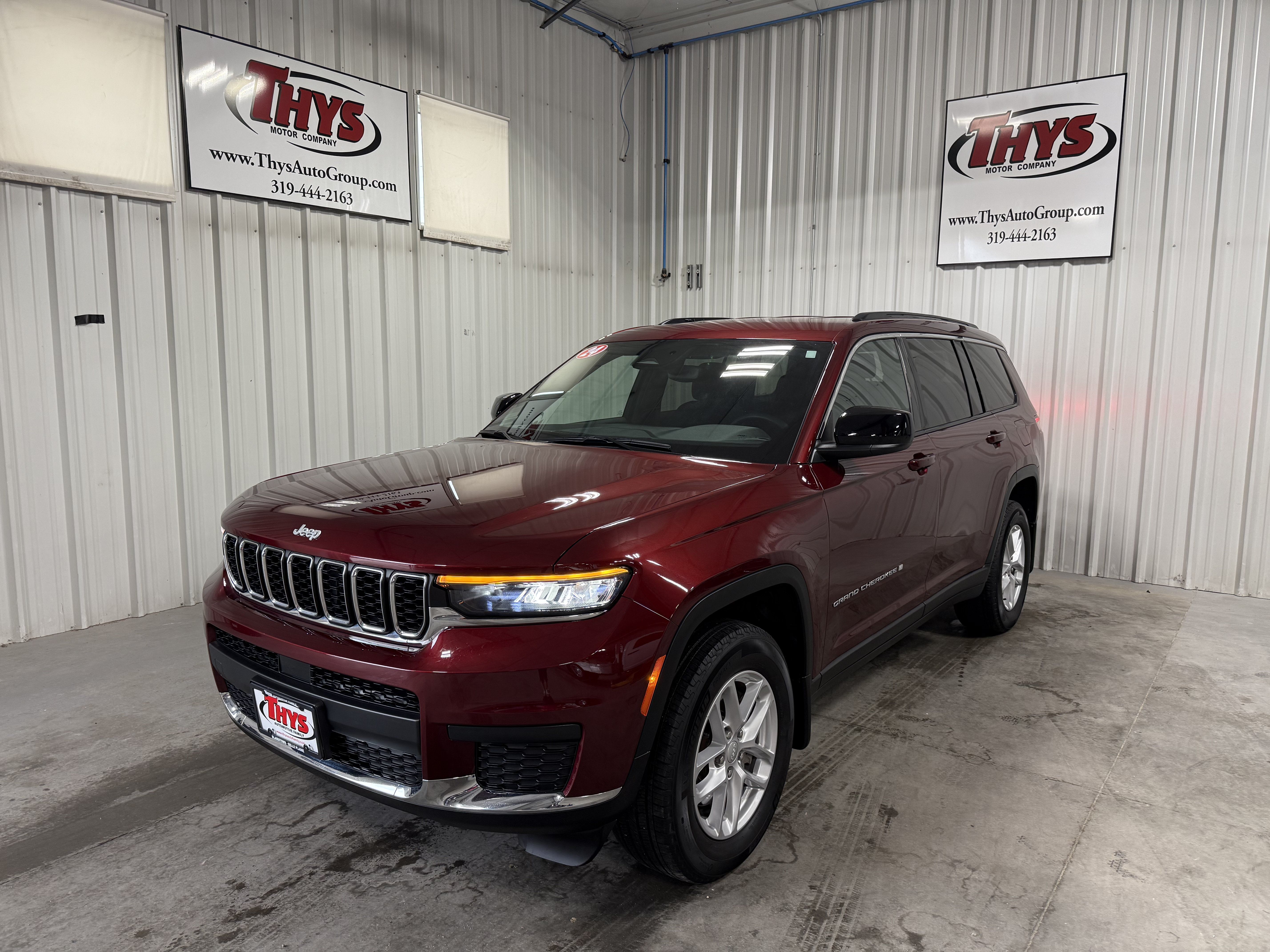 Used 2024 Jeep Grand Cherokee L Laredo w/ Luxury Tech Group I AWD/4WD image 16