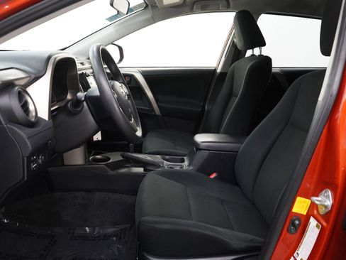 Used 2015 Toyota RAV4 LE image 16