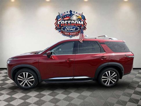 Used 2023 Nissan Pathfinder Platinum w/ Lighting Package (N93) AWD/4WD image 6