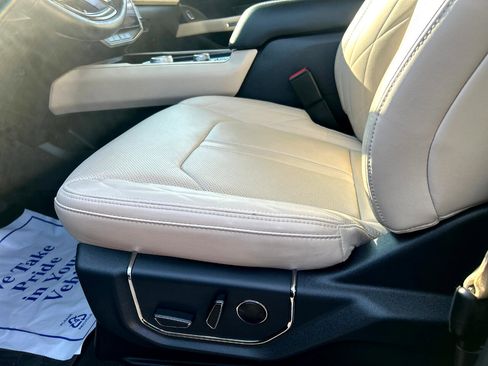 Used 2024 Ford Expedition Max Platinum image 7