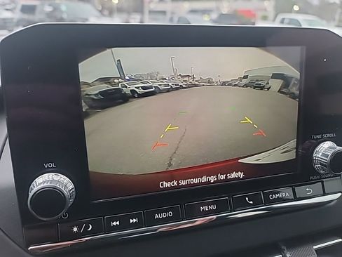 Used 2024 Mitsubishi Outlander ES image 12