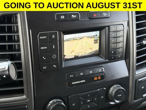 Used 2022 Ford F250 XL w/ Power Equipment Group AWD/4WD image 18