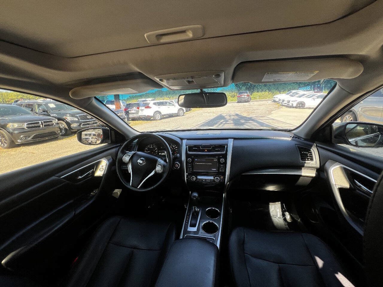 Used 2015 Nissan Altima 3.5 SL FWD image 12