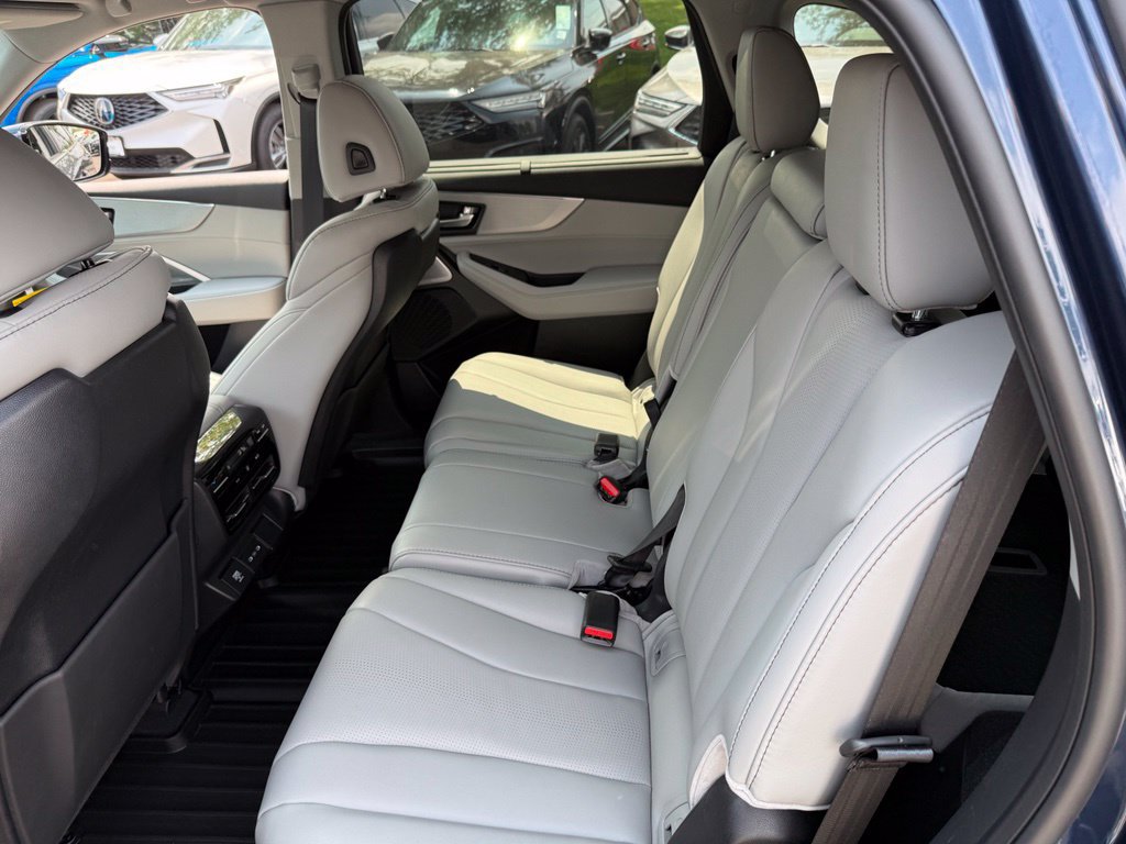 Certified 2026 Acura MDX w/ Technology Package AWD/4WD image 17