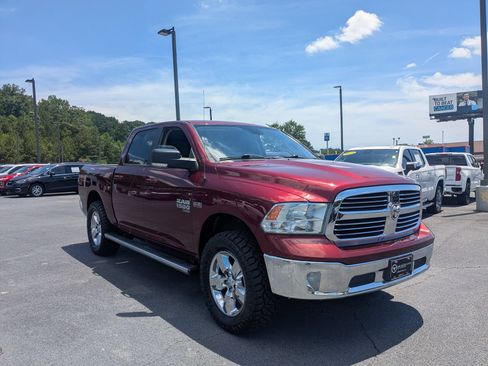 Used 2019 RAM 1500 Lone Star AWD/4WD image 3