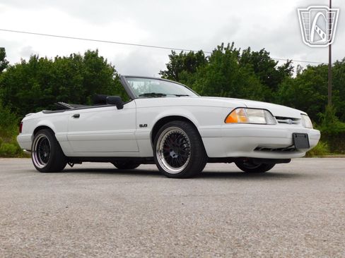 Used 1990 Ford Mustang LX image 32