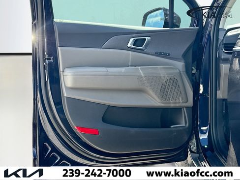 New 2026 Kia Carnival EX image 23