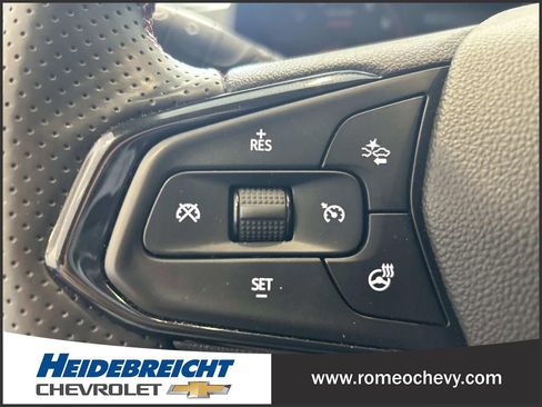 Used 2024 Chevrolet Trax RS w/ Sunroof Package image 19