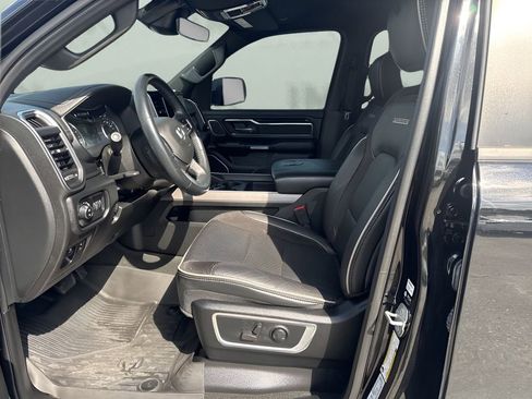 Used 2022 RAM 1500 Laramie AWD/4WD image 9