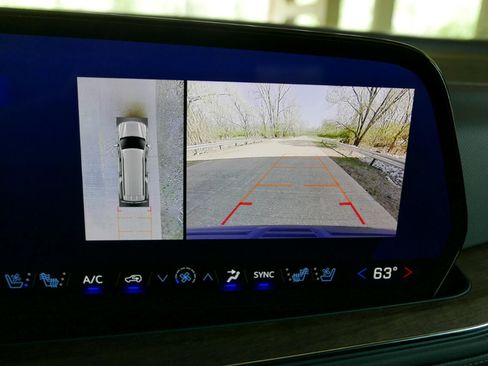 Used 2025 Chevrolet Suburban High Country image 37