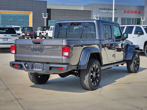 New 2025 Jeep Gladiator Nighthawk image 4