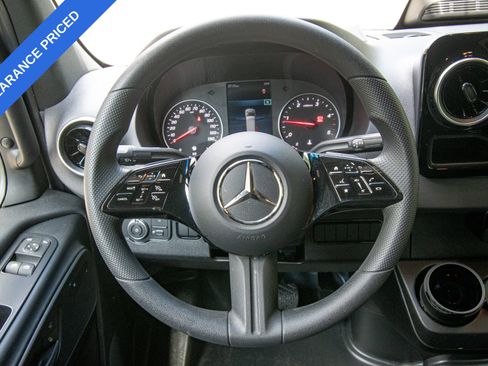 Used 2025 Mercedes-Benz Sprinter 2500 image 27