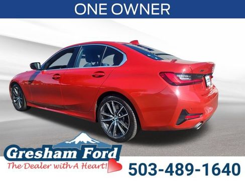 Used 2019 BMW 330i xDrive Sedan w/ Convenience Package AWD/4WD image 3