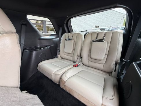 Used 2015 Ford Explorer XLT w/ Equipment Group 202B AWD/4WD image 27