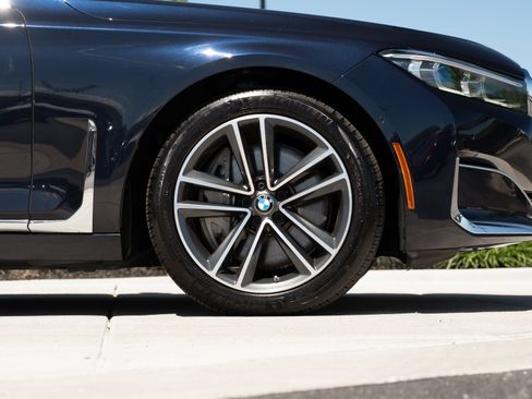 Used 2020 BMW 750i xDrive w/ Autobahn Package AWD/4WD image 35