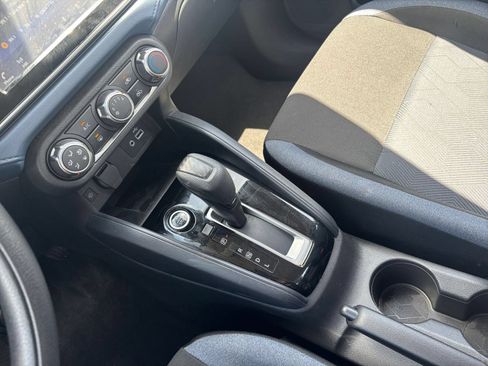 Used 2025 Nissan Versa SV FWD image 39