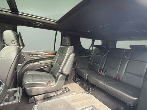 Used 2021 Cadillac Escalade ESV Premium Luxury AWD/4WD image 36