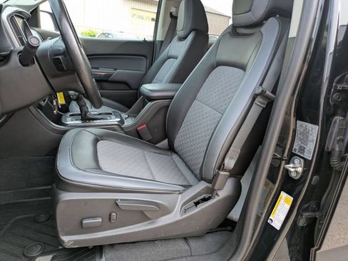 Used 2020 Chevrolet Colorado Z71 w/ Z71 Midnight Edition AWD/4WD image 7