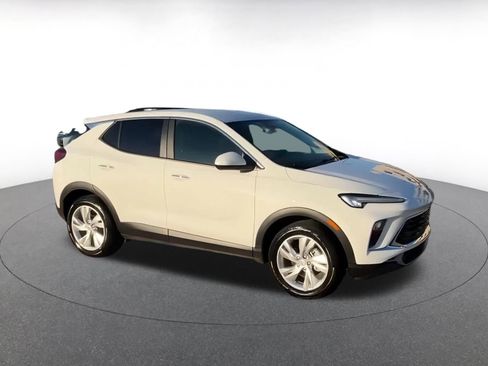 Used 2025 Buick Encore GX Preferred image 2