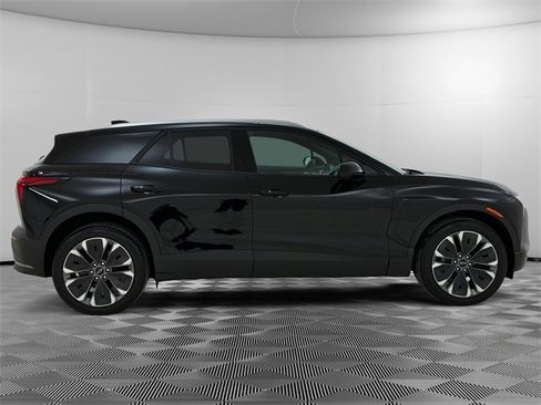 Used 2024 Chevrolet Blazer EV LT image 2