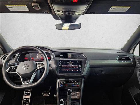 Used 2023 Volkswagen Tiguan SE R-Line image 21