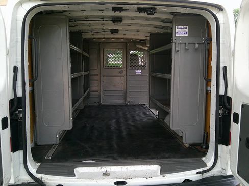 Used 2019 Nissan NV 2500 SV RWD image 9