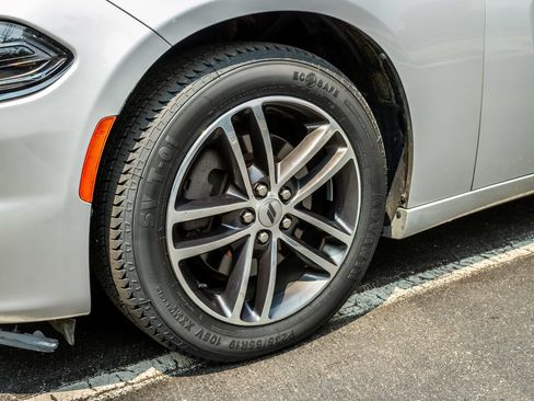 Used 2019 Dodge Charger SXT AWD/4WD image 12