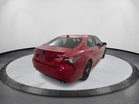 Used 2022 Toyota Camry SE image 5