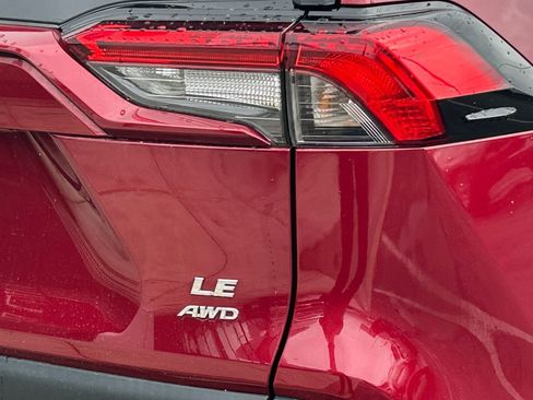 Used 2024 Toyota RAV4 LE AWD/4WD image 5