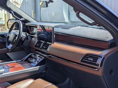 Used 2023 Lincoln Navigator Reserve AWD/4WD image 37