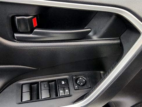 Certified 2024 Toyota RAV4 LE AWD/4WD image 23