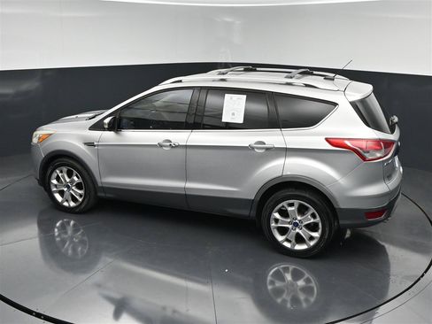Used 2015 Ford Escape Titanium FWD image 16