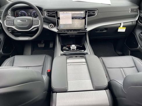 New 2026 Jeep Grand Wagoneer Limited image 16