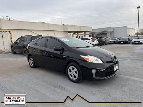 Used 2015 Toyota Prius Two image 1