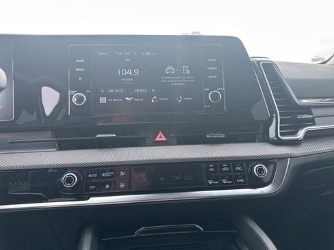 Certified 2025 Kia Sportage LX image 8