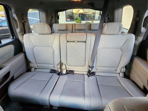 Used 2011 Honda Pilot LX image 16