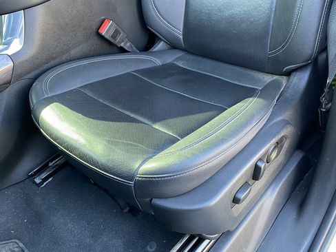 Used 2024 Chevrolet Silverado 2500 LTZ w/ LTZ Convenience Package image 21