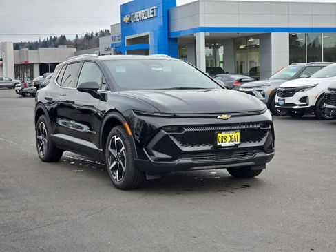 New 2026 Chevrolet Equinox EV LT image 2