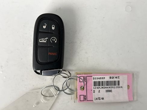 Used 2022 Jeep Cherokee Limited AWD/4WD image 21
