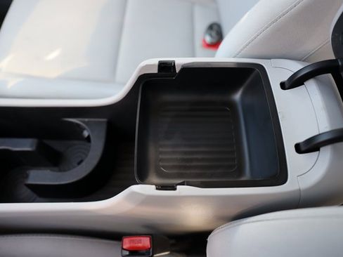 Used 2024 Hyundai Kona SE image 30