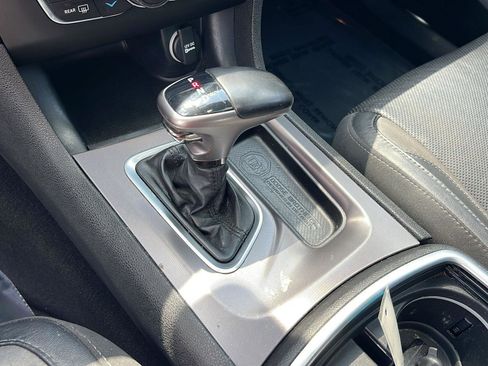 Used 2019 Dodge Charger SXT w/ Leather Interior Group RWD image 30