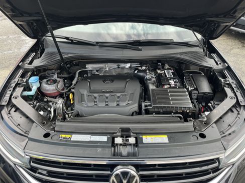 Used 2022 Volkswagen Tiguan SE R-Line image 33