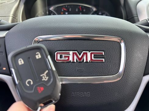 Used 2024 GMC Terrain SLT AWD/4WD image 32