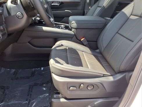 New 2026 Chevrolet Suburban High Country AWD/4WD image 19